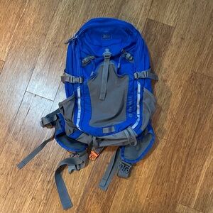 REI Blue and Gray Traverse 30L Adventure Backpack